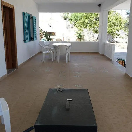 In In Kalloni Direkt Am Kalloni (Peloponnese)