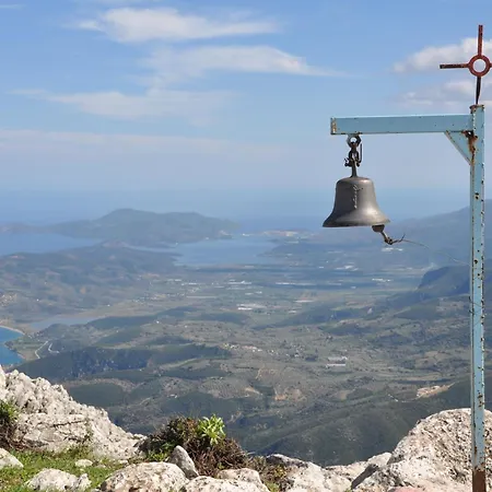 In In Kalloni Direkt Am Kalloni (Peloponnese)